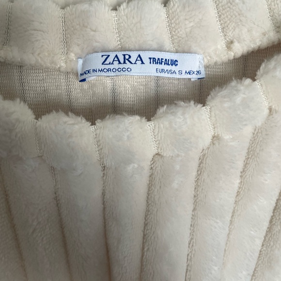 GUC Zara Sweater - Picture 2 of 3